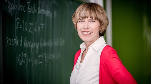 Portrait Frau Prof. Christel Baier