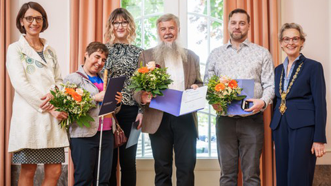 Verleihung der Ehrennadel der Tu Dresden am 08. Mai 2026, Prorektorin Universitätskultur und Internationalisierung, Anja Winkler, Laura Herzog, Prof. Dr. Gerhard Weber, Jens Voegler, Rektorin (v.l.n.r.)
