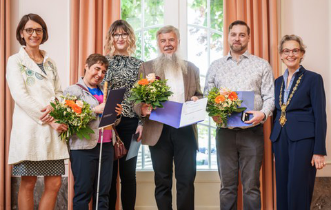 Verleihung der Ehrennadel der Tu Dresden am 08. Mai 2026, Prorektorin Universitätskultur und Internationalisierung, Anja Winkler, Laura Herzog, Prof. Dr. Gerhard Weber, Jens Voegler, Rektorin (v.l.n.r.)