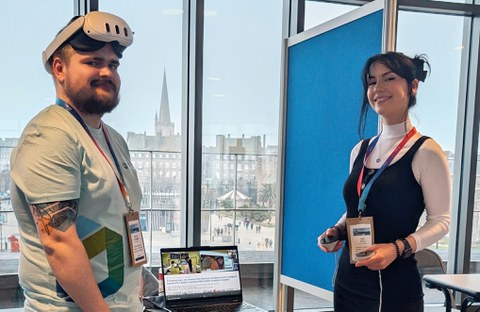 Mats Ole Ellenberg und Katja Krug vom Interactive Media Lab Dresden präsentierten Endomersion auf der IEEE VR in Saint-Malo, Frankreich