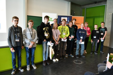 Teilnehmer der Regio Challenge an der Fakultät Informatik