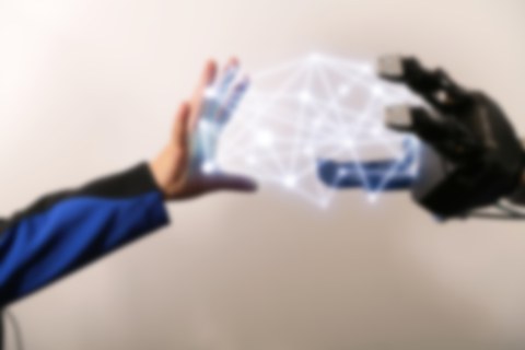 Menschen- und Roboterhand