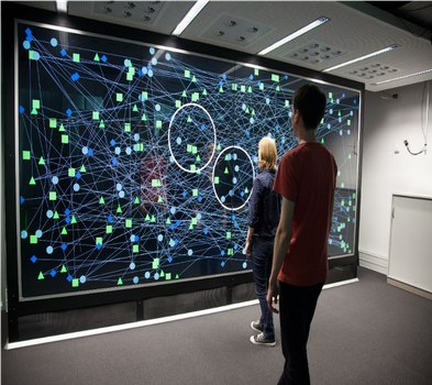 Arbeiten an der Displaywand