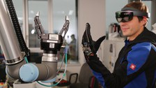 Steuerung eines Roboterarmes mittels Sensoren