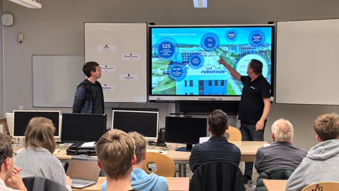 2025-11-11 Schüler:innen bearbeiten spannende Projekte mit IT-Unternehmen