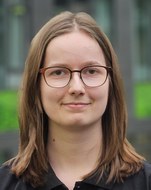 Portrait weibliche Person mit Brille
