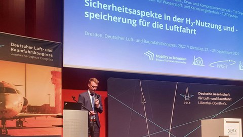 Kollegiat Max Vater referiert beim Deutschen Luft und Raumfahrtkongress 2022 in Dresden