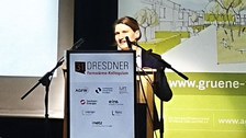 Elisabeth Wudenka beim Vortrag zum Projekt Neutralpath