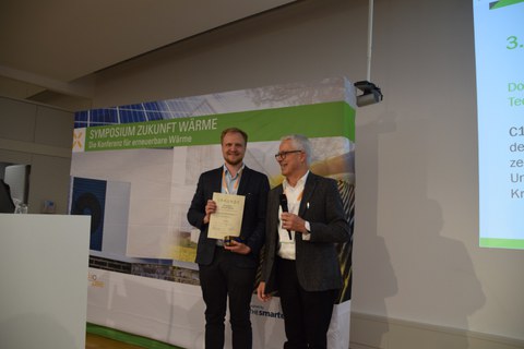 Foto des Preisträgers Dominik Herden und Laudator Florian Lichtblau