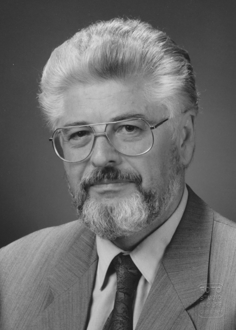 Prof. Wolfgang Voelkner