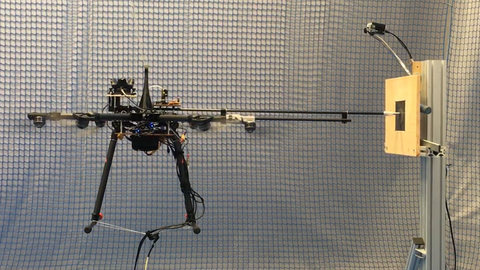 Drohne im Schwebeflug