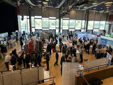 Firmenmesse von oben 1