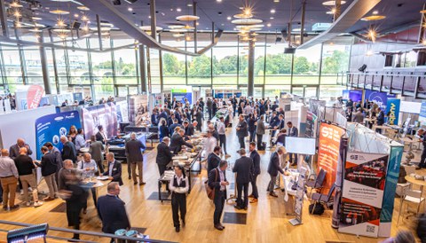 Firmenmesse von oben