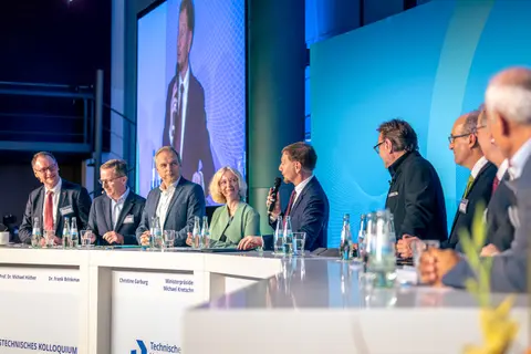 Podiumsdiskussion in Aktion.