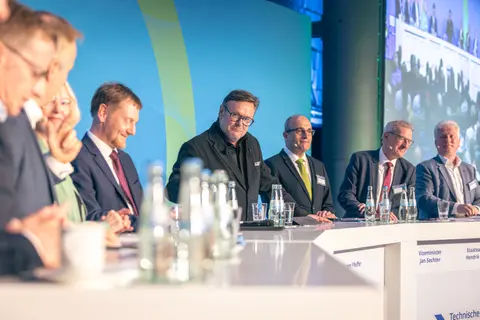 Podiumsdiskussion in Aktion.