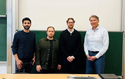Gruppenfoto nach der Verteidigung der BA