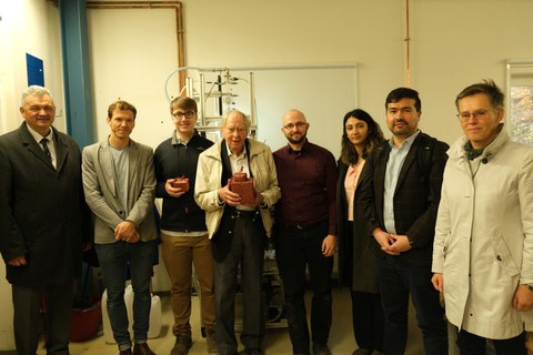 Prof. Jameson und das Team um Prof. Dr. Kerstin Eckert