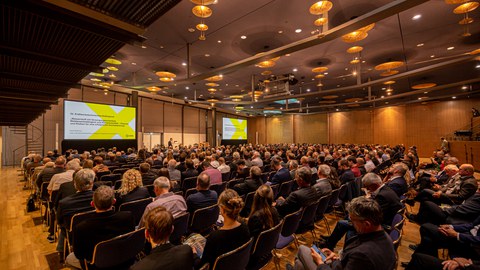 KWTK_Voller Konferenzsaal