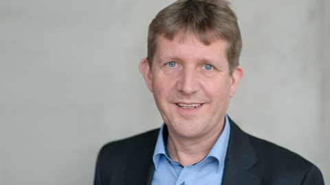 Portrait Prof. Dr.-Ing. Markus Stommel