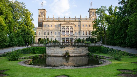 Außenaufnahme von Schloss Albrechtsberg.