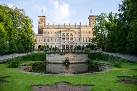 Außenaufnahme von Schloss Albrechtsberg.