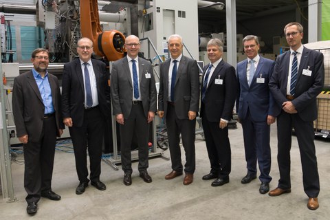 v.l.n.r.: Andreas Lämmel (MdB), Prof. Werner Hufenbach, Prof. Niels Modler, Ministerpräsident Stanislaw Tillich, Prof. Hubert Jäger, Frank Kupfer (MdL, Vorsitzender Fraktion CDU), Prof. Maik Gude