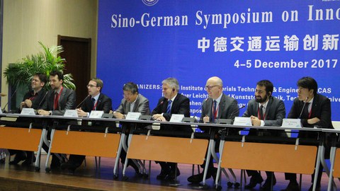 Podiumsdiskussion beim Sino-German Symposium on Innovative Vehicle Technology am 5. Dezember 2017