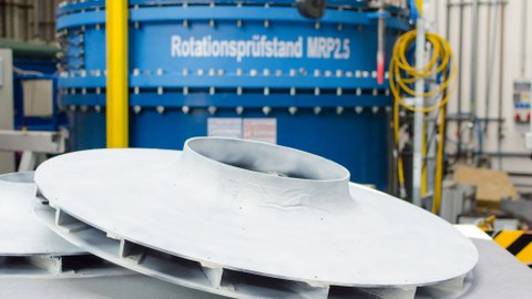 In initial load tests, the lightweight radial impeller was able to achieve better performance values than a comparable metal impeller. 