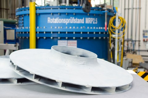 In initial load tests, the lightweight radial impeller was able to achieve better performance values than a comparable metal impeller. 