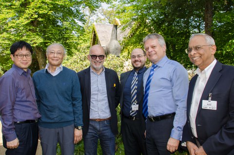 Lenkungskreis der „Global Scientific Association of Advanced Carbon Fibres“. V.l.n.r.: Prof. Bon-Cheol Ku, Prof. Kanji Kajiwara, Prof. Costas Charitidis, Prof. Luke Henderson, Prof. Hubert Jäger und Prof. Satish Kumar 