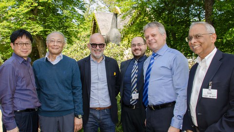 Lenkungskreis der „Global Scientific Association of Advanced Carbon Fibres“. V.l.n.r.: Prof. Bon-Cheol Ku, Prof. Kanji Kajiwara, Prof. Costas Charitidis, Prof. Luke Henderson, Prof. Hubert Jäger und Prof. Satish Kumar 