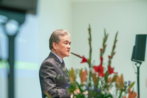 Botschafter Dr. Bum Goo Jong richtet ein Grußwort an die Gäste des 22.  Internationalen Dresdner Leichtbausymposiums. 
