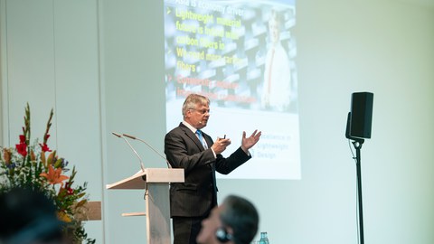 Prof. Hubert Jäger, Sprecher des ILK-Vorstandes eröffnet das Symposium. 