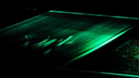 Visualisierung von Störungen in einer laminaren Plattengrenzschicht mit Nebelteppich Laserlichtschnitt