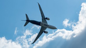 Ein A350 bei einem Vorbeiflug