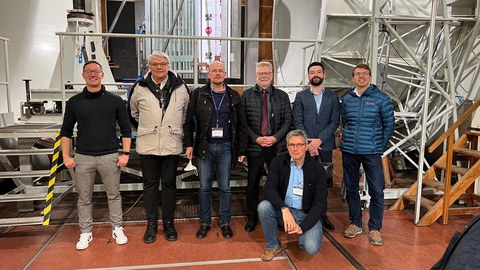 Visitor group of Airbus Space and Defense with Prof. Flavio Silvestre (TU Berlin) in the wind tunnel on Sept. 29th