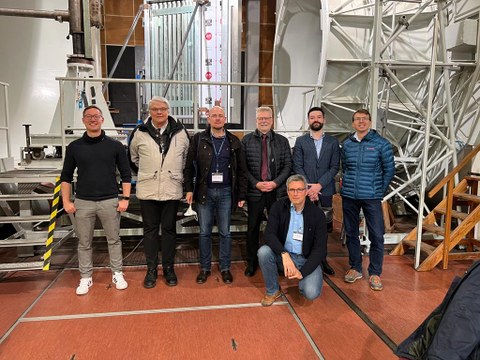 Visitor group of Airbus Space and Defense with Prof. Flavio Silvestre (TU Berlin) in the wind tunnel on Sept. 29th