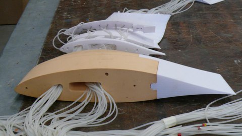Oberstes Flügelsegment mit Übergang zum Winglet und Druckmessschläuchen