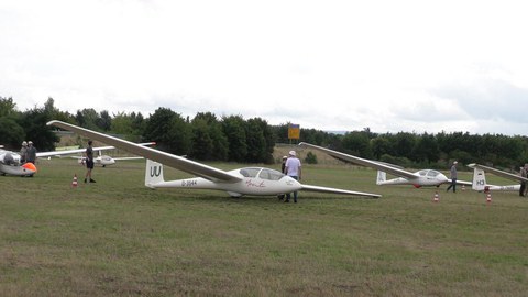 Segelflieger am Flugplatz Pirna-Pratzschwitz