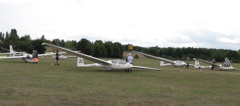 Segelflieger am Flugplatz Pirna-Pratzschwitz