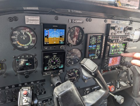 Cockpitumbau_Cessna_01.jpg