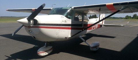 Forschungsflugzeug C172 "D-EMWF" der Technischen Universität Dresden