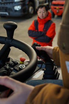 Erste Baumaschine im Fuhrpark des CFLab