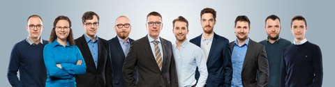 Gruppenbild-3-0319-blau_web_original