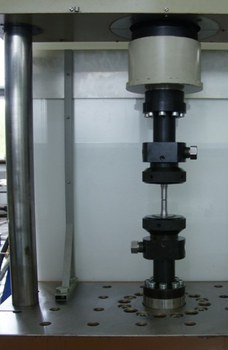 Servo-hydraulisches Prüffeld
