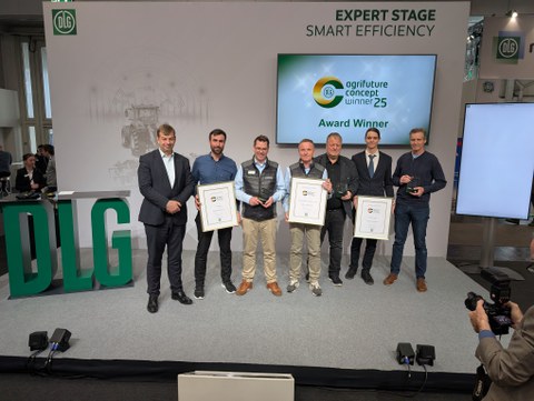 Personengruppe bei Award Übergabe