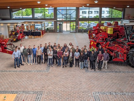 Gruppenbild bei Firma Grimme