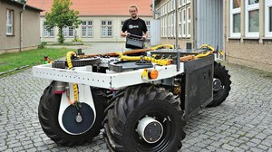 Praktischen Studienarbeiten, z.B. Projekt ElWoBot