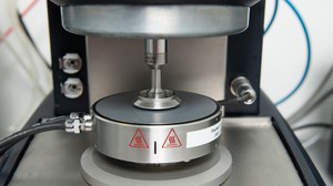 Rheometer mit Platte-Platte-Geometrie