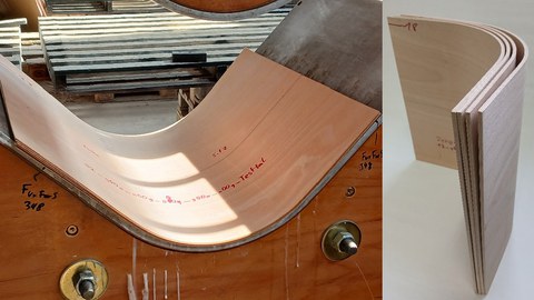 In dem Bild ist links ein hergestelltes Sperrholzformteil im Gesenk einer Presse zu sehen. Im rechten Teil des Bildes sind mehrere hergestellte Sperrholzformteile im Stapel mit deren Verformungsabweichungen zu sehen.